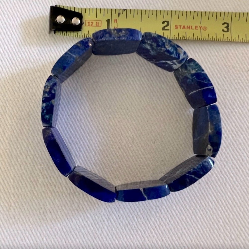 Beautiful Lapis Lazuli Semi-Precious Crystal stunning Stretch Bracelet - Picture 3 of 7